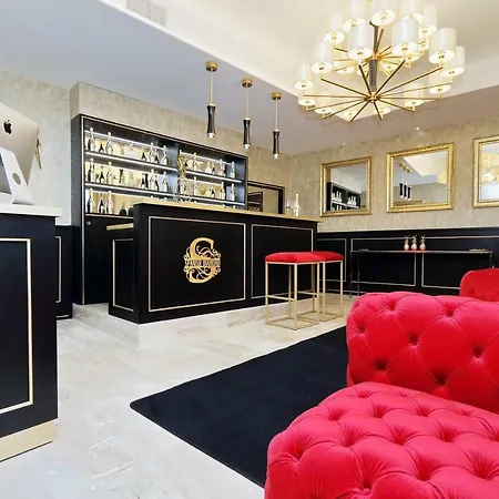 Spanish Diamond Luxury Suites & Jacuzzi-3
